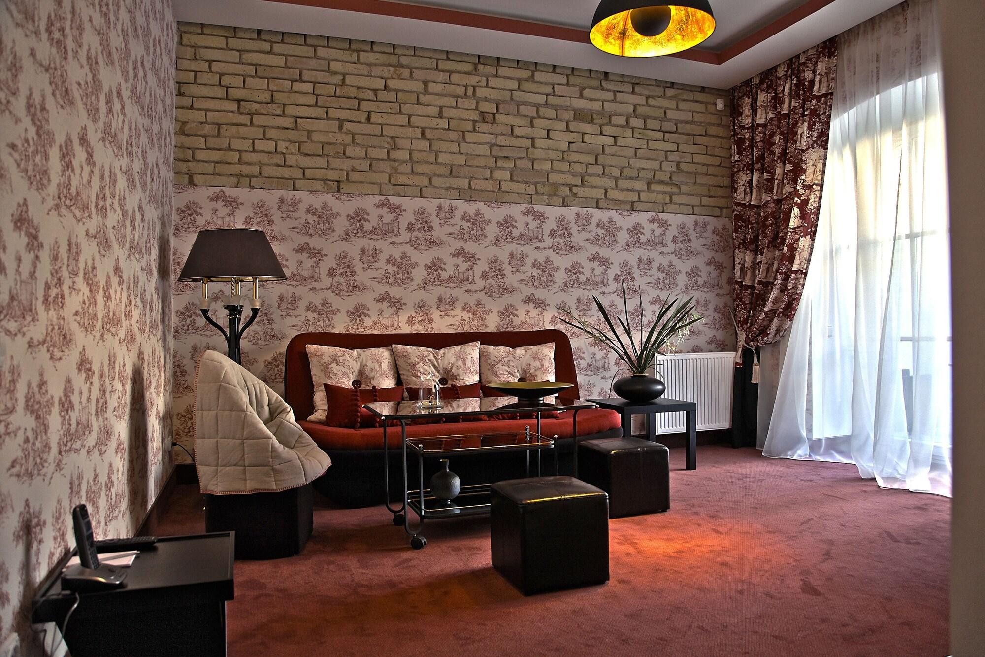 Moon Garden Hotel VNO Buitenkant foto