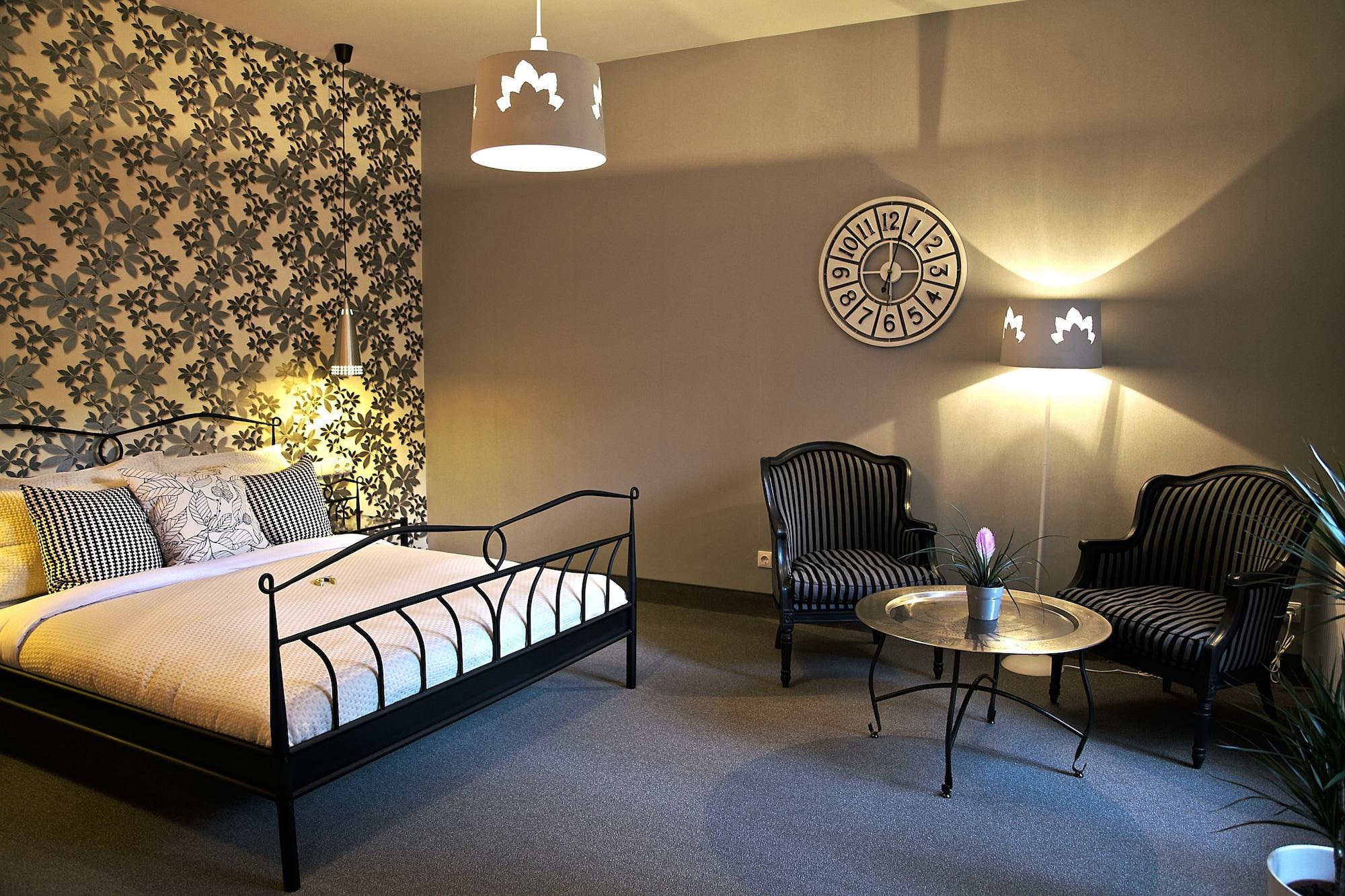 Moon Garden Hotel VNO Buitenkant foto