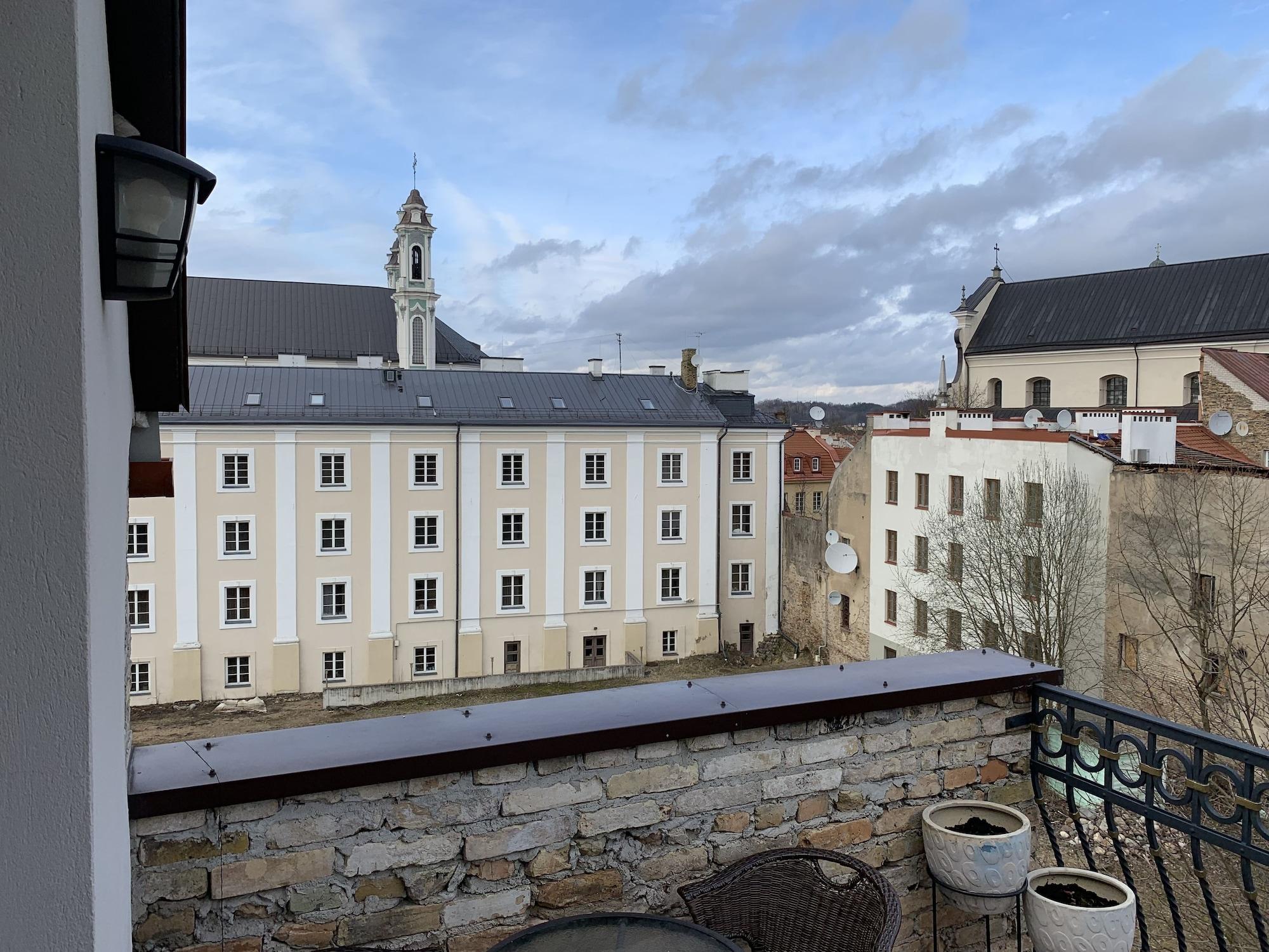 Moon Garden Hotel VNO Buitenkant foto